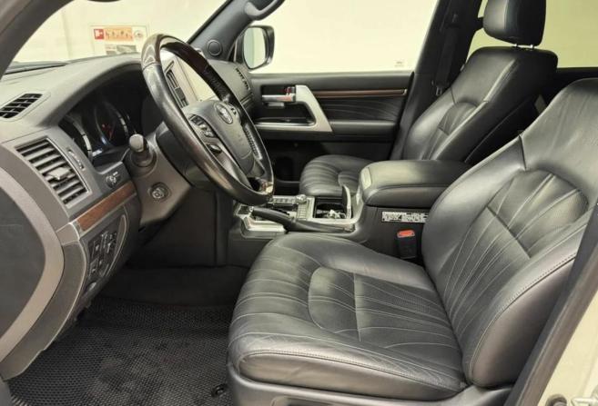 Toyota Land Cruiser 200 Series Рестайлинг 2 с пробегом 2019 года, цена 8 450 000 рублей, 134000 км, внедорожник, Автокод Объявления