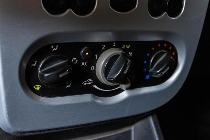Renault Logan I Рестайлинг с пробегом 2011 года, цена 300 000 рублей, 226877 км, седан, Автокод Объявления