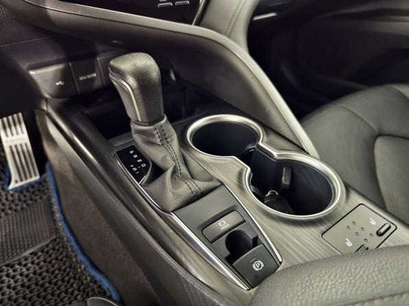 Toyota Camry VIII (XV70) Рестайлинг с пробегом 2021 года, цена 2 850 000 рублей, 149868 км, седан, Автокод Объявления