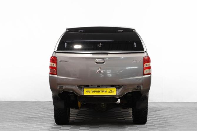 Mitsubishi L200 V с пробегом 2016 года, цена 1 999 000 рублей, 218000 км, offers.body_type.unknown, Автокод Объявления