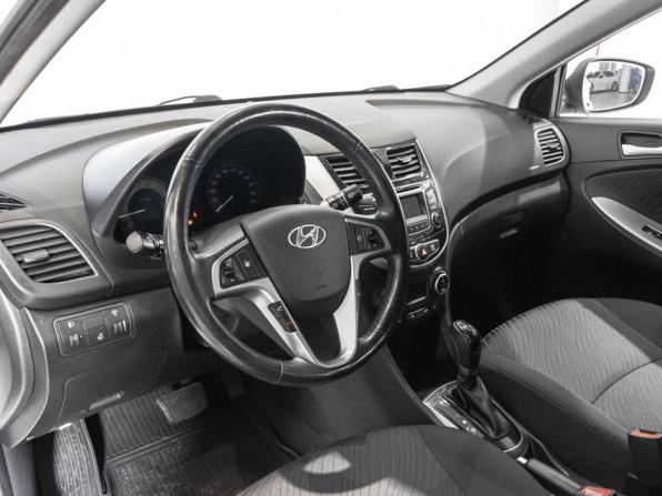 Hyundai Solaris I Рестайлинг с пробегом 2016 года, цена 1 300 000 рублей, 60227 км, седан, Автокод Объявления