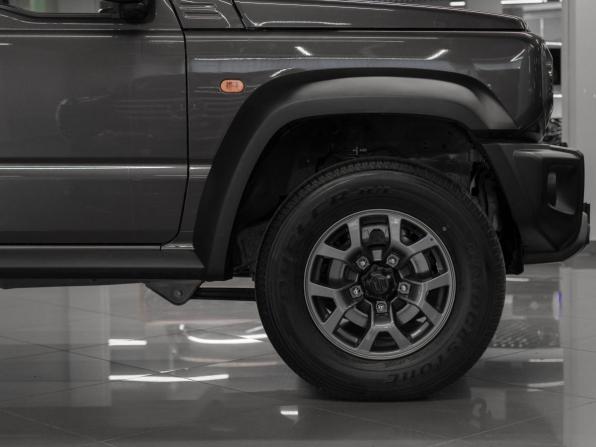 Suzuki Jimny IV с пробегом 2025 года, цена 3 950 000 рублей, 50 км, внедорожник, Автокод Объявления