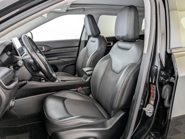Jeep Compass II Рестайлинг с пробегом 2021 года, цена 2 320 000 рублей, 63310 км, внедорожник, Автокод Объявления