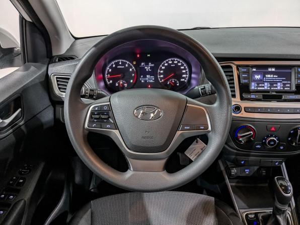 Hyundai Solaris II Рестайлинг с пробегом 2022 года, цена 1 565 000 рублей, 57369 км, седан, Автокод Объявления
