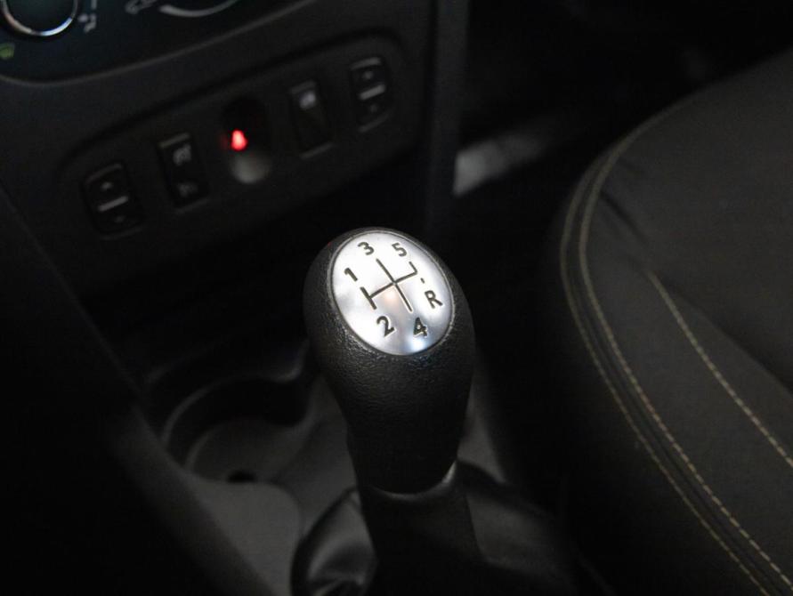 Renault Logan II Санкт-Петербург  - изображение 15