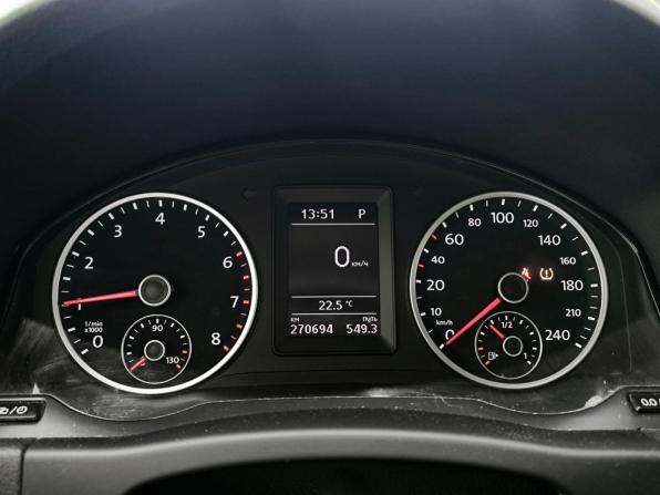 Volkswagen Tiguan I Рестайлинг с пробегом 2015 года, цена 990 000 рублей, 270689 км, внедорожник, Автокод Объявления