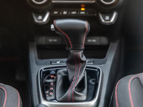 Kia Rio IV Рестайлинг с пробегом 2021 года, цена 1 688 000 рублей, 112780 км, седан, Автокод Объявления