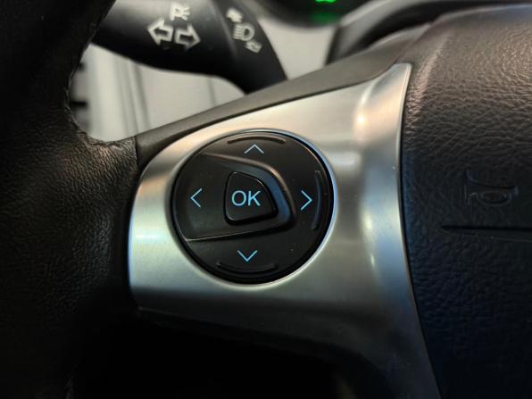 Ford Focus III с пробегом 2015 года, цена 860 000 рублей, 154818 км, хэтчбек, Автокод Объявления