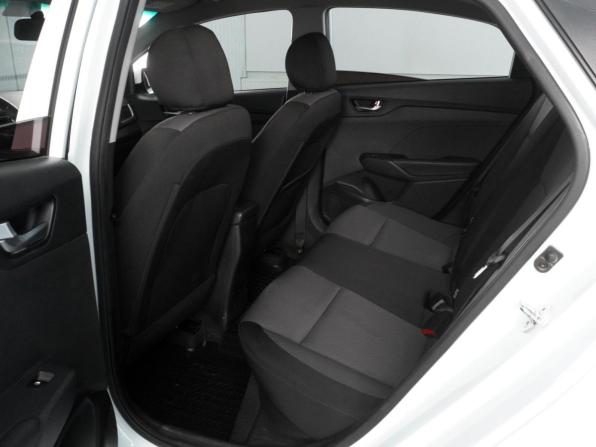 Hyundai Solaris II с пробегом 2017 года, цена 1 399 000 рублей, 80121 км, седан, Автокод Объявления