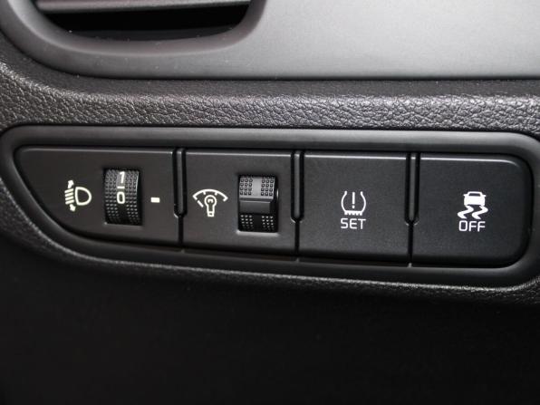 Kia Rio IV с пробегом 2019 года, цена 1 689 900 рублей, 98511 км, хэтчбек, Автокод Объявления