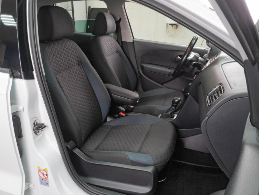 Volkswagen Polo V Рестайлинг Тюмень  - изображение 8