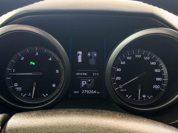 Toyota Land Cruiser Prado 150 Series Рестайлинг 1 с пробегом 2014 года, цена 3 670 000 рублей, 279264 км, внедорожник, Автокод Объявления