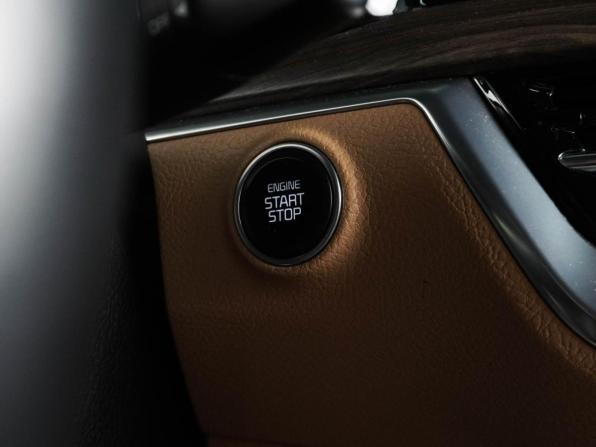 Kia Mohave I Рестайлинг 2 с пробегом 2020 года, цена 5 339 000 рублей, 73388 км, внедорожник, Автокод Объявления
