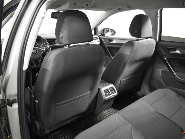 Volkswagen Golf VII Рестайлинг с пробегом 2019 года, цена 1 463 900 рублей, 191244 км, универсал, Автокод Объявления