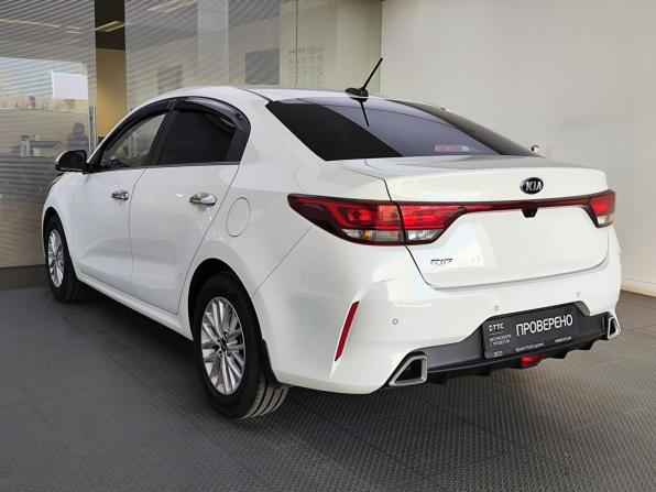 Kia Rio IV Рестайлинг с пробегом 2021 года, цена 1 699 000 рублей, 84000 км, седан, Автокод Объявления