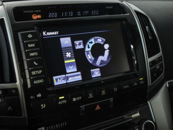 Toyota Land Cruiser 200 Series Рестайлинг 1 с пробегом 2013 года, цена 2 525 000 рублей, 667708 км, внедорожник, Автокод Объявления