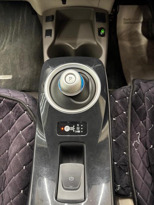 Nissan Leaf I (ZE0/AZE0) Челябинск  - изображение 22