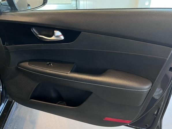 Kia Cerato IV Рестайлинг с пробегом 2021 года, цена 2 173 000 рублей, 82782 км, седан, Автокод Объявления