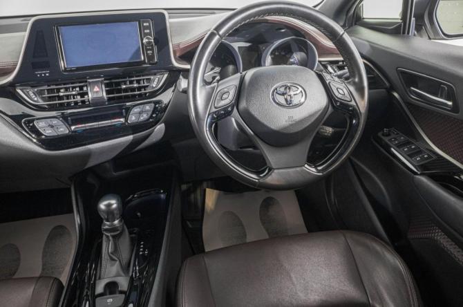 Toyota C-HR I с пробегом 2017 года, цена 2 039 000 рублей, 33000 км, внедорожник, Автокод Объявления
