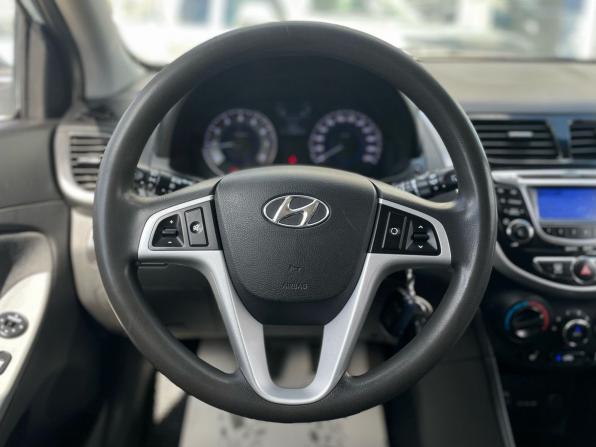 Hyundai Solaris I с пробегом 2012 года, цена 700 000 рублей, 175800 км, хэтчбек, Автокод Объявления