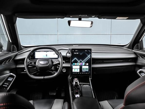 Geely Atlas II с пробегом 2023 года, цена 2 389 000 рублей, 23810 км, внедорожник, Автокод Объявления