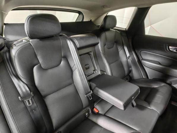 Volvo XC60 II Рестайлинг с пробегом 2021 года, цена 4 050 000 рублей, 100673 км, внедорожник, Автокод Объявления