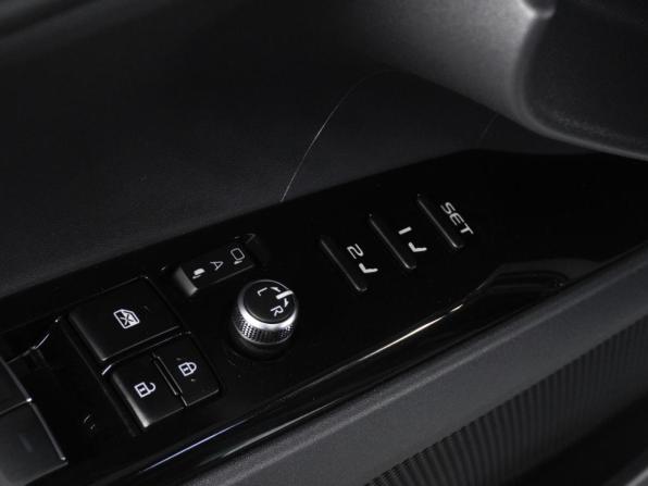 Toyota Camry IX (XV80) China Market с пробегом 2026 года, цена 4 429 000 рублей, 137 км, седан, Автокод Объявления