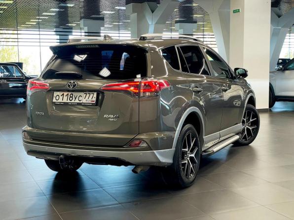 Toyota RAV4 IV (XA40) Рестайлинг с пробегом 2017 года, цена 2 761 500 рублей, 121877 км, внедорожник, Автокод Объявления