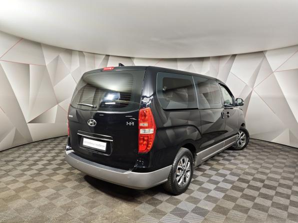Hyundai H-1 II Рестайлинг 2 с пробегом 2018 года, цена 2 599 000 рублей, 146309 км, минивэн, Автокод Объявления
