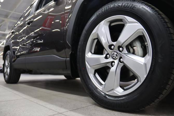 Toyota RAV4 V (XA50) с пробегом 2020 года, цена 3 295 950 рублей, 52255 км, внедорожник, Автокод Объявления