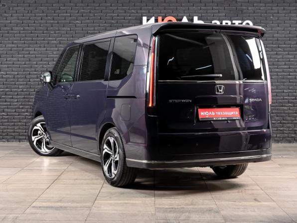 Honda Stepwgn VI с пробегом 2024 года, цена 3 500 000 рублей, 39099 км, минивэн, Автокод Объявления