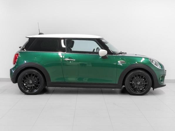 Mini Hatch III (F55/F56) Рестайлинг с пробегом 2021 года, цена 2 250 000 рублей, 77313 км, хэтчбек, Автокод Объявления