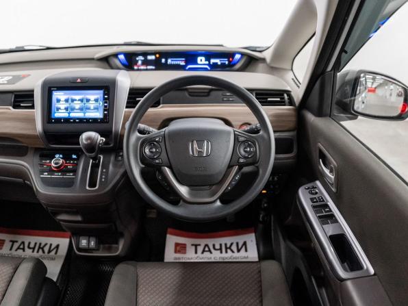 Honda Freed II Рестайлинг с пробегом 2022 года, цена 2 000 000 рублей, 23000 км, компактвэн, Автокод Объявления