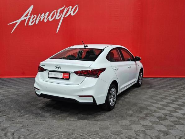 Hyundai Solaris II с пробегом 2017 года, цена 1 049 000 рублей, 147481 км, седан, Автокод Объявления