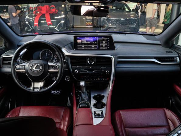 Lexus RX IV с пробегом 2018 года, цена 3 830 000 рублей, 134491 км, внедорожник, Автокод Объявления