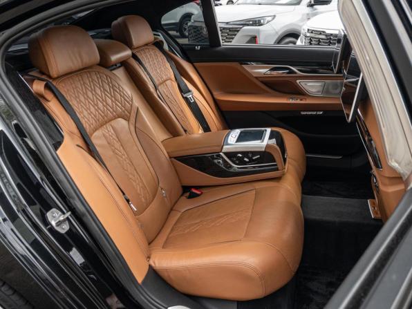 BMW 7 серии VI (G11/G12) с пробегом 2015 года, цена 3 960 000 рублей, 164054 км, седан, Автокод Объявления