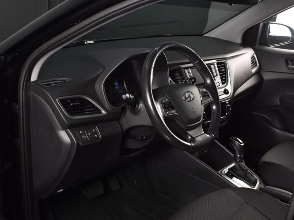 Hyundai Solaris II с пробегом 2017 года, цена 1 199 999 рублей, 140394 км, седан, Автокод Объявления