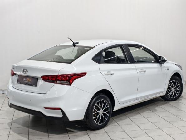Hyundai Solaris II с пробегом 2017 года, цена 995 000 рублей, 140485 км, седан, Автокод Объявления