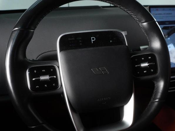 Li Auto (Lixiang) L6 I с пробегом 2024 года, цена 6 549 000 рублей, 26312 км, внедорожник, Автокод Объявления