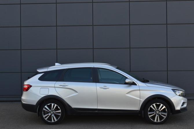 Lada (ВАЗ) Vesta I с пробегом 2018 года, цена 970 000 рублей, 56648 км, универсал, Автокод Объявления