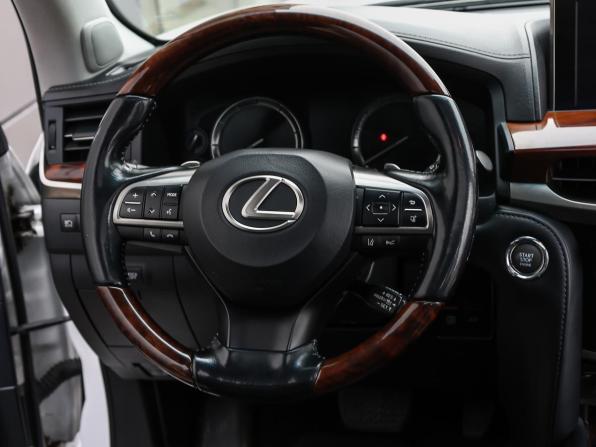 Lexus LX III Рестайлинг 2 с пробегом 2016 года, цена 7 400 000 рублей, 161000 км, внедорожник, Автокод Объявления