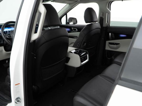 Kia Carnival IV с пробегом 2023 года, цена 4 835 046 рублей, 39743 км, минивэн, Автокод Объявления