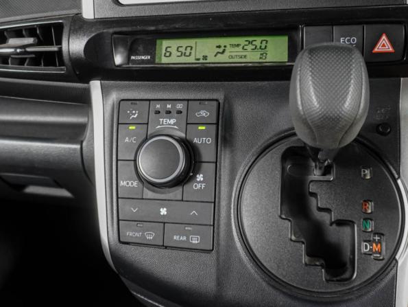 Toyota Wish II Рестайлинг с пробегом 2014 года, цена 1 649 000 рублей, 63593 км, минивэн, Автокод Объявления
