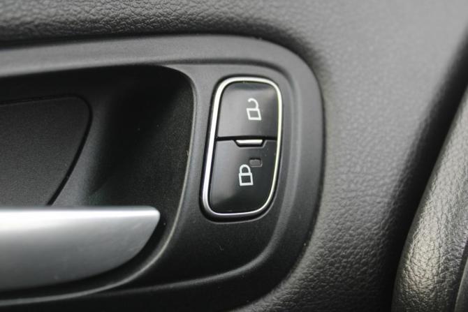 Ford Focus III Рестайлинг с пробегом 2017 года, цена 1 060 000 рублей, 80000 км, седан, Автокод Объявления