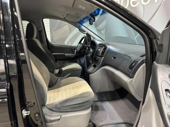 Hyundai H-1 II Рестайлинг 2 с пробегом 2019 года, цена 2 620 000 рублей, 223000 км, минивэн, Автокод Объявления