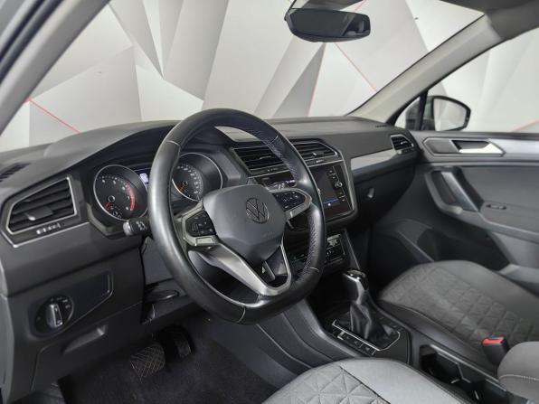 Volkswagen Tiguan II Рестайлинг с пробегом 2021 года, цена 2 795 000 рублей, 72458 км, внедорожник, Автокод Объявления