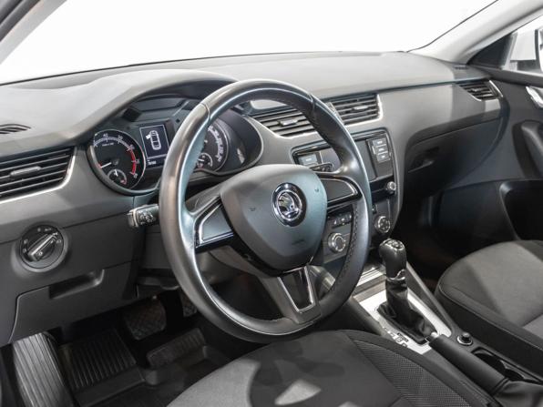 Skoda Octavia III (A7) Рестайлинг с пробегом 2019 года, цена 2 215 600 рублей, 75760 км, лифтбек, Автокод Объявления