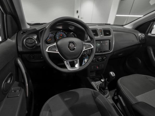 Renault Logan II Рестайлинг с пробегом 2021 года, цена 1 240 000 рублей, 108014 км, седан, Автокод Объявления