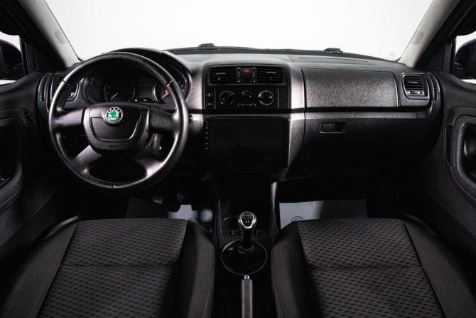 Skoda Fabia II Рестайлинг с пробегом 2012 года, цена 649 000 рублей, 230000 км, хэтчбек, Автокод Объявления
