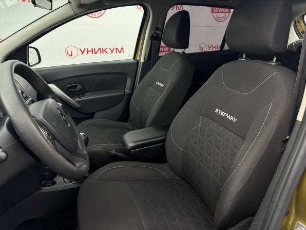 Renault Sandero II с пробегом 2017 года, цена 989 000 рублей, 119961 км, хэтчбек, Автокод Объявления